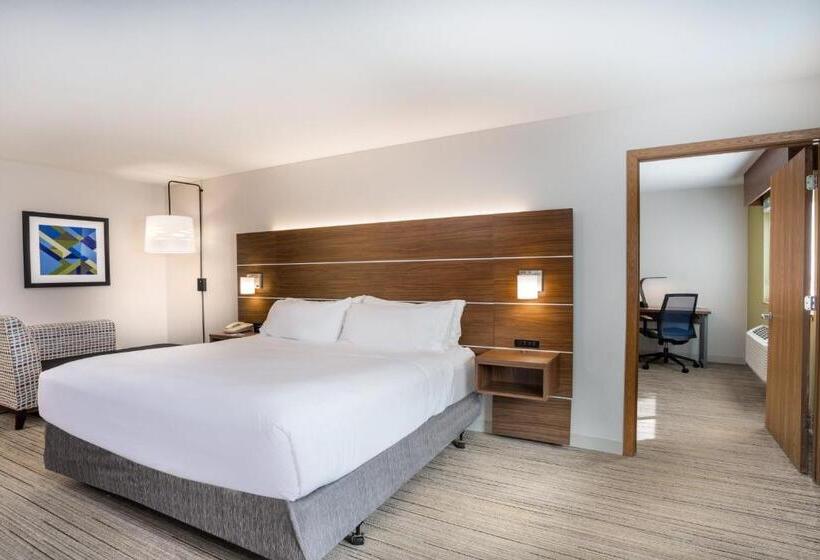침실 2개 스위트, Holiday Inn Express Wisconsin Dells, An Ihg