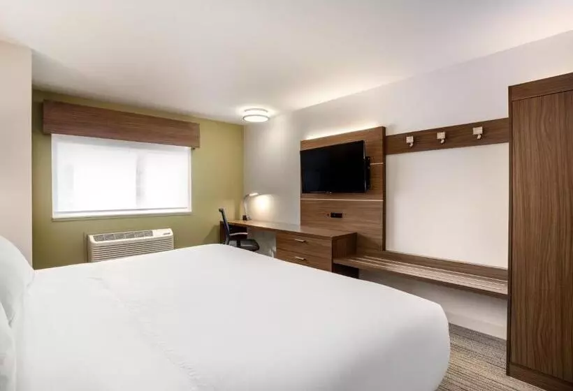 身障者適用キングサイズベッドルーム, Holiday Inn Express Wisconsin Dells, An Ihg