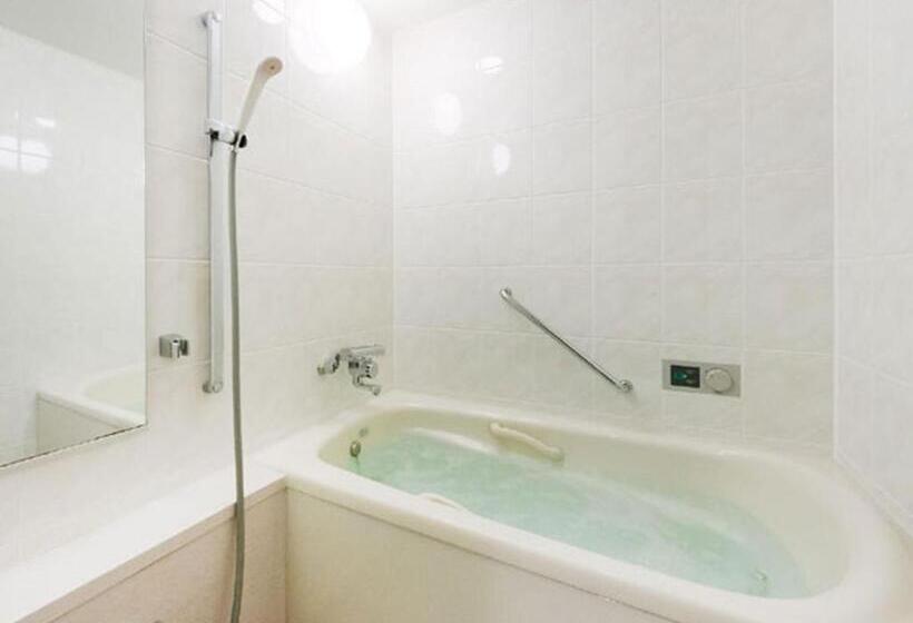 חדר סטנדרט לארבעה, Kkr Hotel Kanazawa