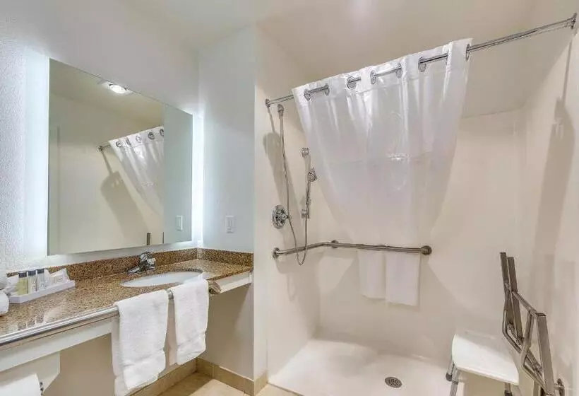 Standard-studio, Marshall Suites