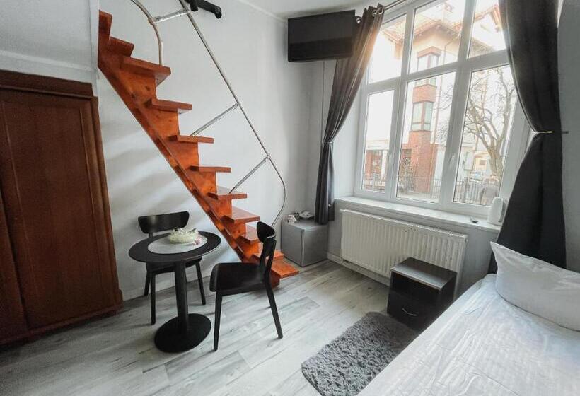 اتاق کلاسیک سه تخته, Central Sopot