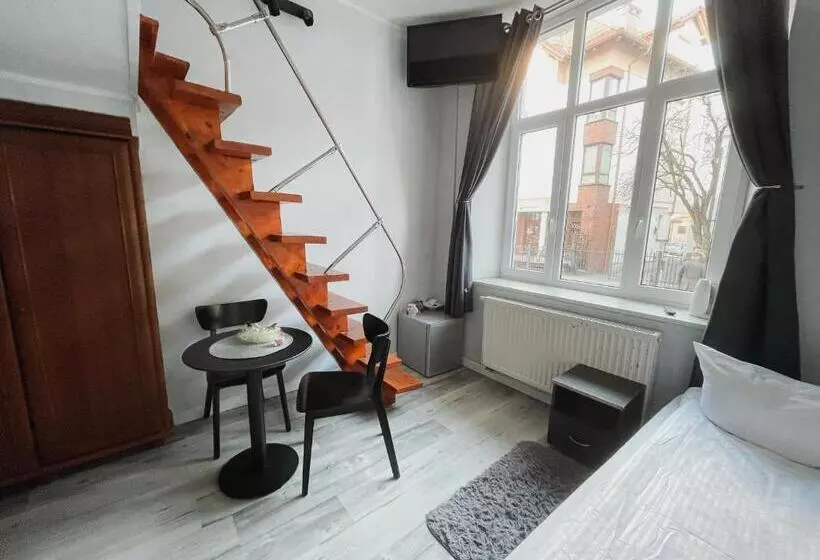اتاق کلاسیک سه تخته, Central Sopot