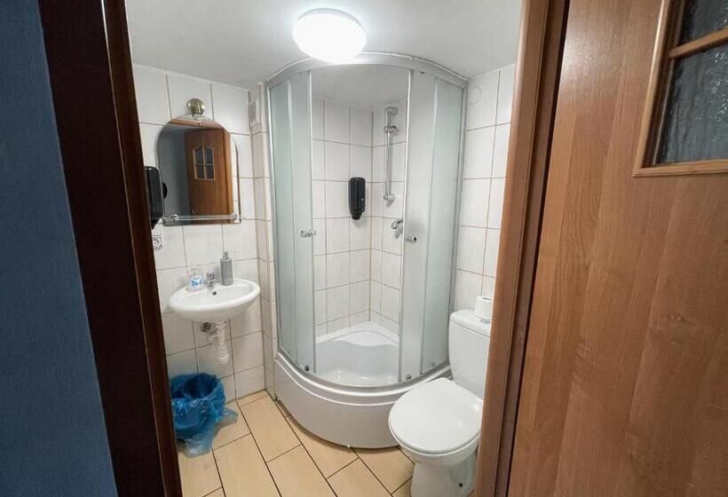 اتاق کلاسیک سه تخته, Central Sopot