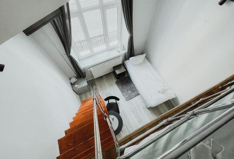 اتاق کلاسیک سه تخته, Central Sopot