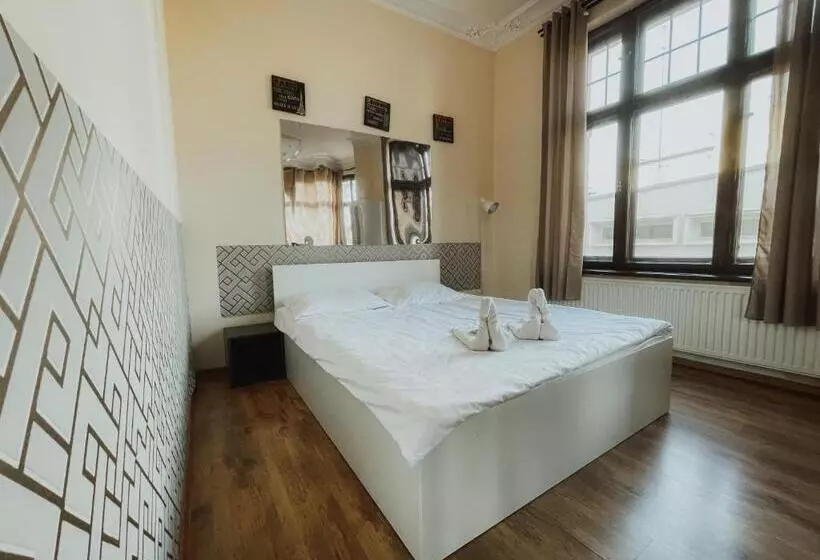 استودیو استاندارد با تخت کینگ, Central Sopot