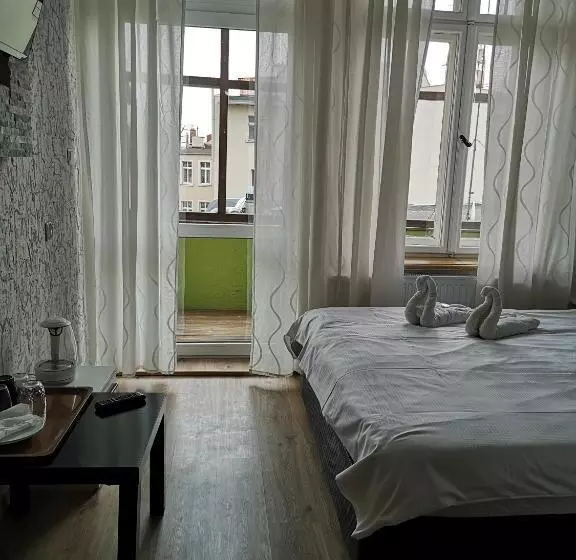 اتاق کلاسیک چهارنفره, Central Sopot