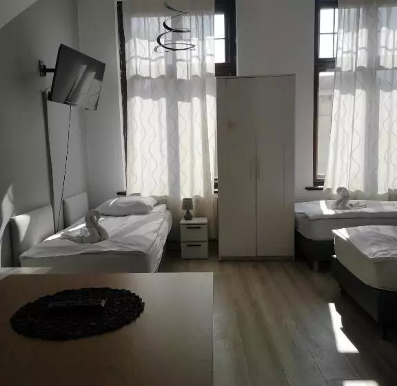 اتاق کلاسیک چهارنفره, Central Sopot