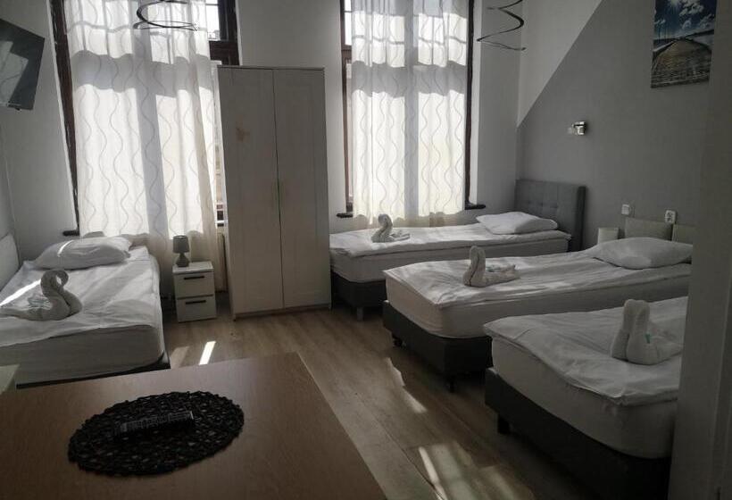 اتاق کلاسیک چهارنفره, Central Sopot