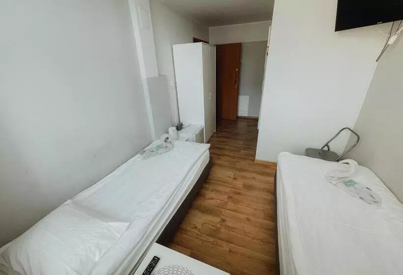 اتاق اکونومی, Central Sopot