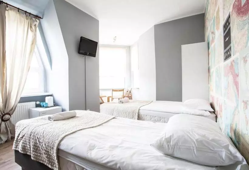 اتاق استاندارد سه تخته با سرویس بهداشتی مشترک, Central Sopot