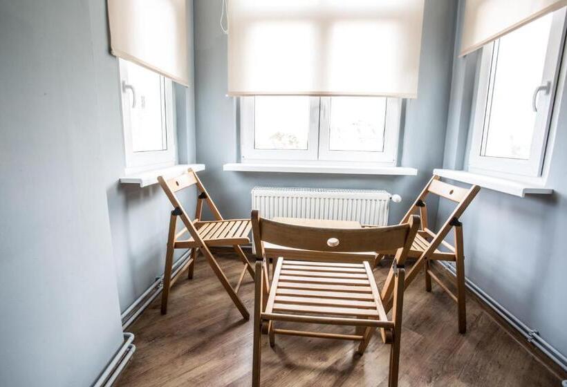 اتاق استاندارد سه تخته با سرویس بهداشتی مشترک, Central Sopot