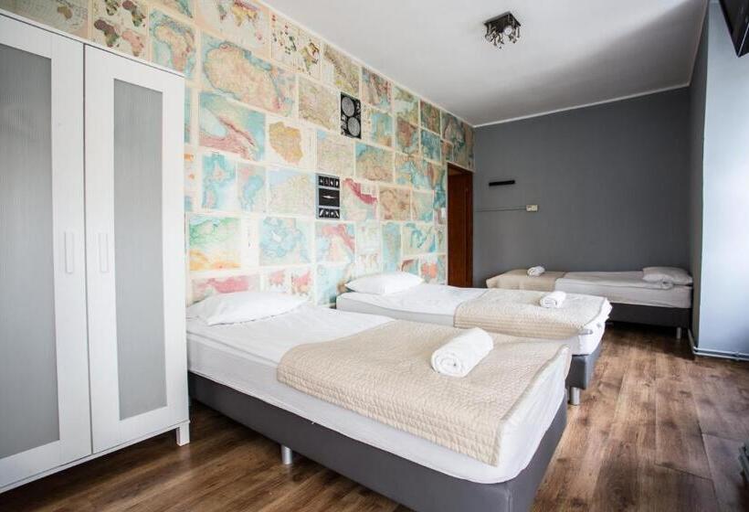 اتاق استاندارد سه تخته با سرویس بهداشتی مشترک, Central Sopot