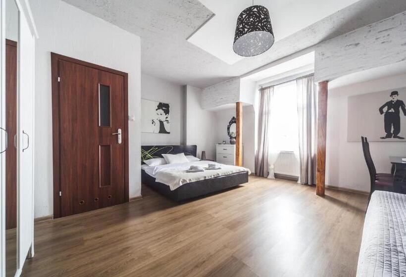 1 Bedroom Penthouse Apartment, Central Sopot