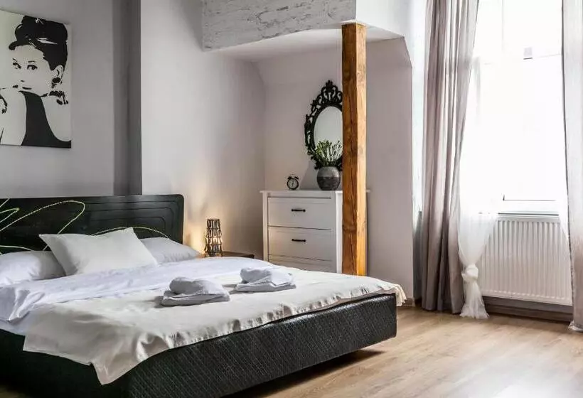 1 Bedroom Penthouse Apartment, Central Sopot