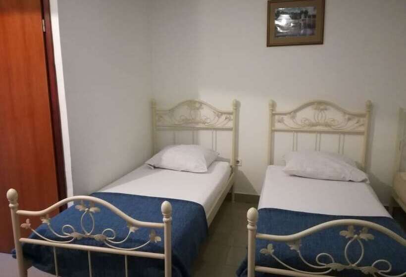 اتاق استاندارد چهار تخته, Rooms Villa Garden