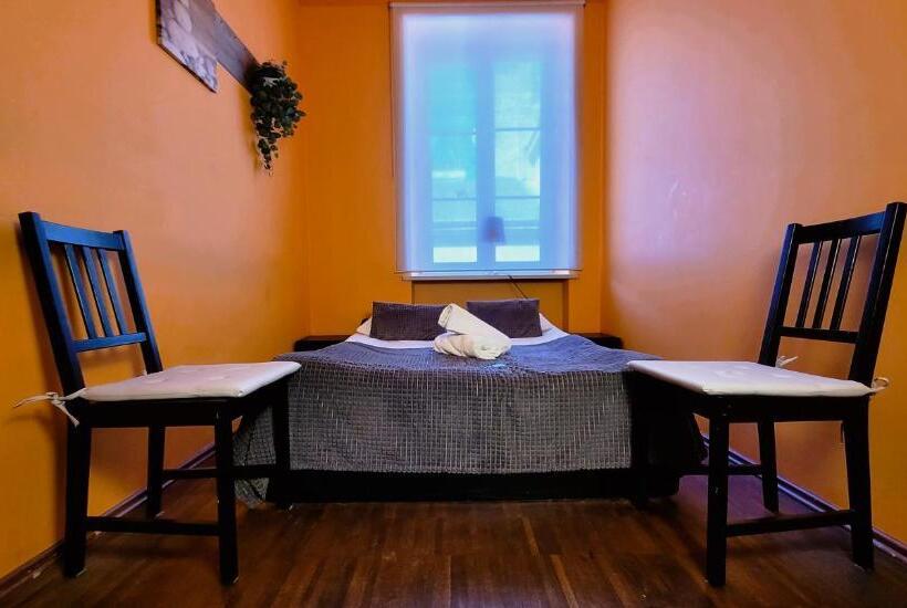 经济房, Chmielna Guest House