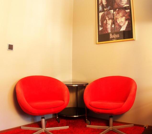 标准三人间, Chmielna Guest House