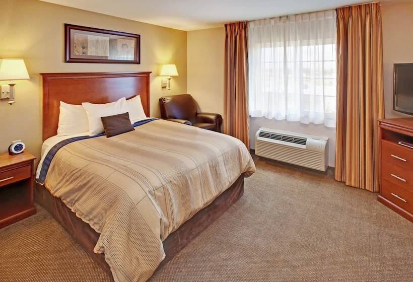스탠다드 스튜디오, Candlewood Suites Williston, An Ihg