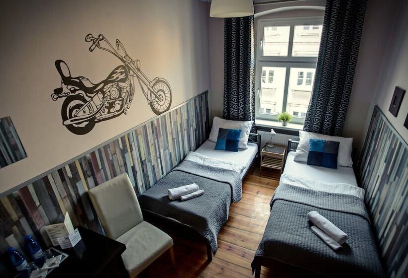 스탠다드 룸 공동 욕실, Explorer Hostel & Apartment Stare Miasto Old Town 24h #don T Be A Tourist, Be An Explorer!