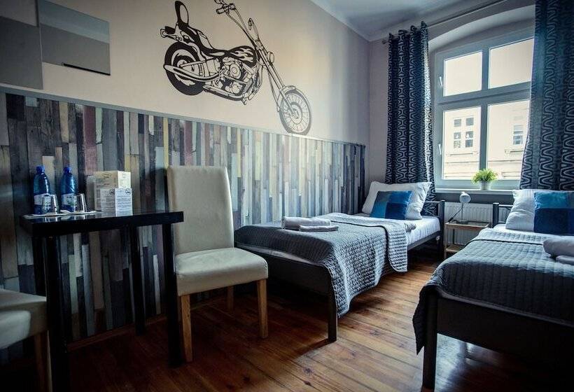 스탠다드 룸 공동 욕실, Explorer Hostel & Apartment Stare Miasto Old Town 24h #don T Be A Tourist, Be An Explorer!