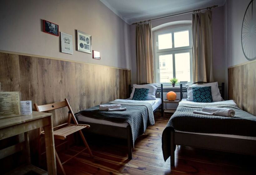 Номер Стандарт Совместная Ванная, Explorer Hostel & Apartment Stare Miasto Old Town 24h #don T Be A Tourist, Be An Explorer!