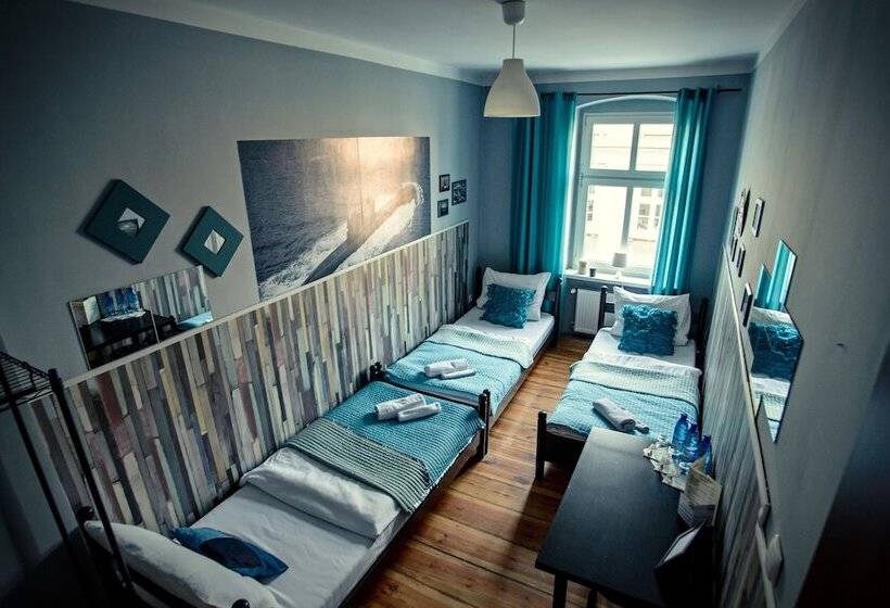 스탠다드 트리픔 룸 공동욕실, Explorer Hostel & Apartment Stare Miasto Old Town 24h #don T Be A Tourist, Be An Explorer!