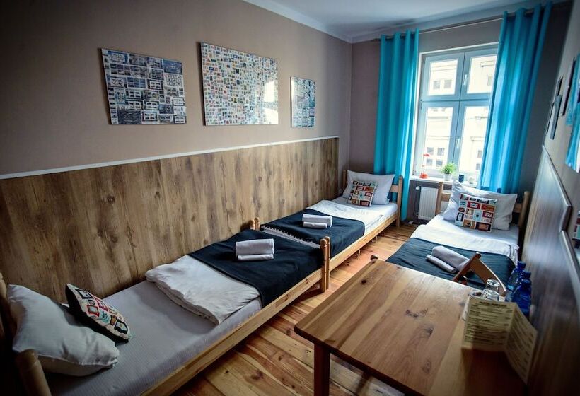 Трехместный Номер Стандарт Совместная Ванная, Explorer Hostel & Apartment Stare Miasto Old Town 24h #don T Be A Tourist, Be An Explorer!