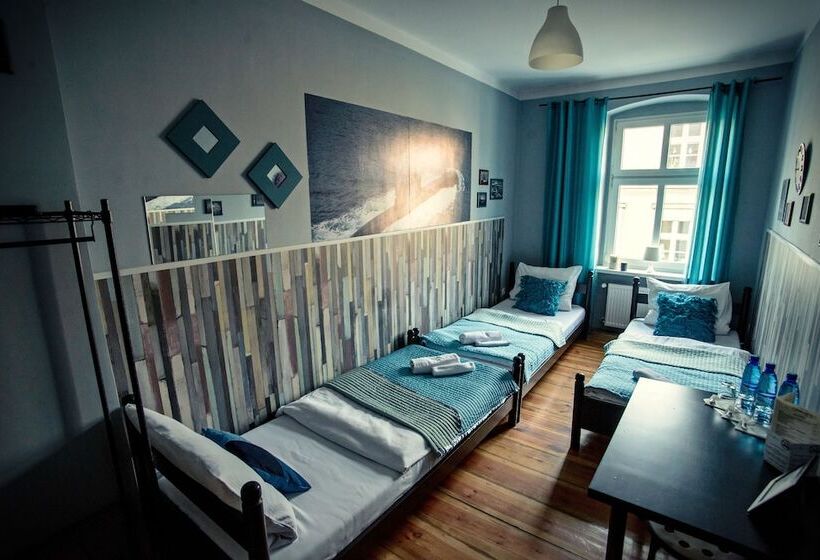 스탠다드 트리픔 룸 공동욕실, Explorer Hostel & Apartment Stare Miasto Old Town 24h #don T Be A Tourist, Be An Explorer!