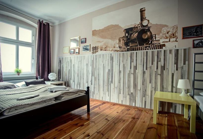 스탠다드 트리플 룸, Explorer Hostel & Apartment Stare Miasto Old Town 24h #don T Be A Tourist, Be An Explorer!