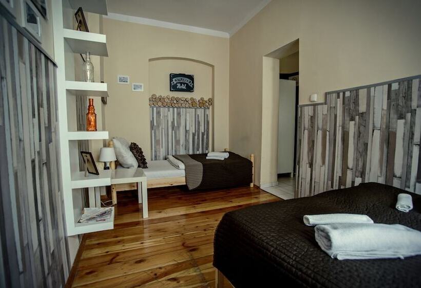 Номер Стандарт Трехместный, Explorer Hostel & Apartment Stare Miasto Old Town 24h #don T Be A Tourist, Be An Explorer!