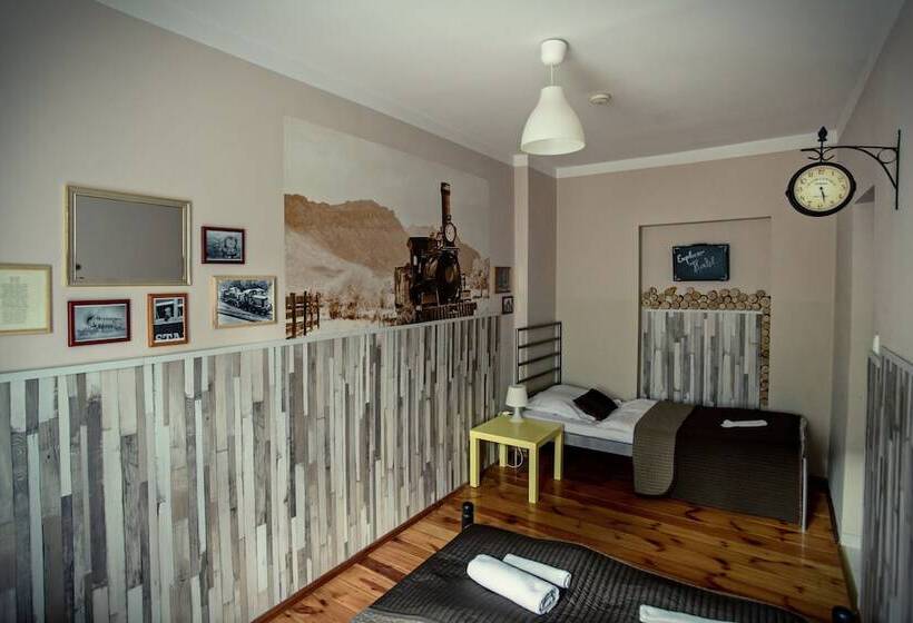 스탠다드 트리플 룸, Explorer Hostel & Apartment Stare Miasto Old Town 24h #don T Be A Tourist, Be An Explorer!
