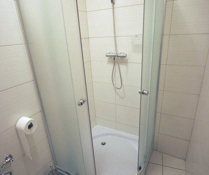 스탠다드 싱글 룸 공동욕실, Explorer Hostel & Apartment Stare Miasto Old Town 24h #don T Be A Tourist, Be An Explorer!