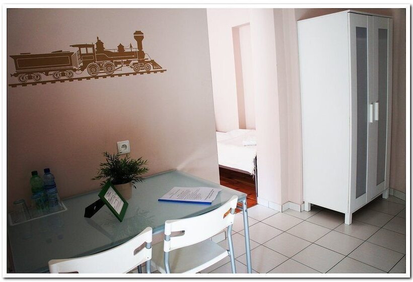 스탠다드 트리플 룸, Explorer Hostel & Apartment Stare Miasto Old Town 24h #don T Be A Tourist, Be An Explorer!