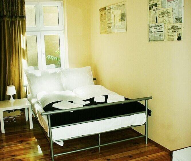 Номер Стандарт Трехместный, Explorer Hostel & Apartment Stare Miasto Old Town 24h #don T Be A Tourist, Be An Explorer!