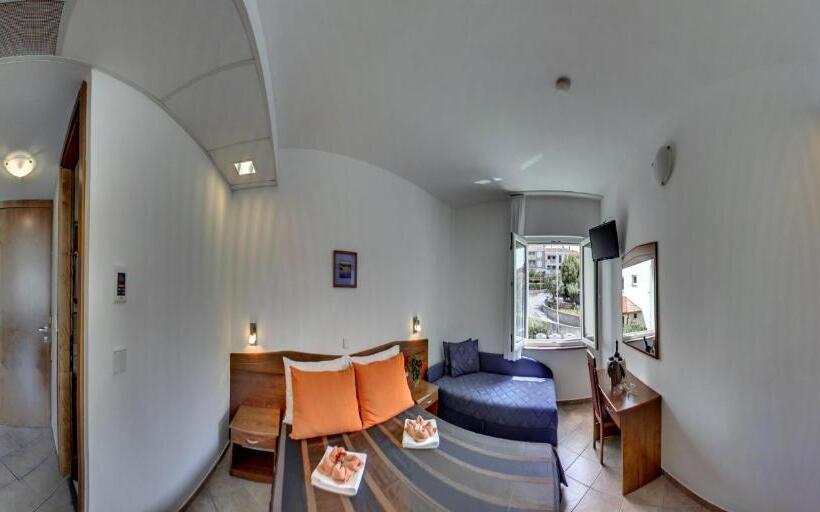 Номер Стандарт, Adria