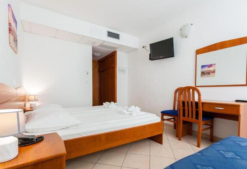 Номер Стандарт, Adria