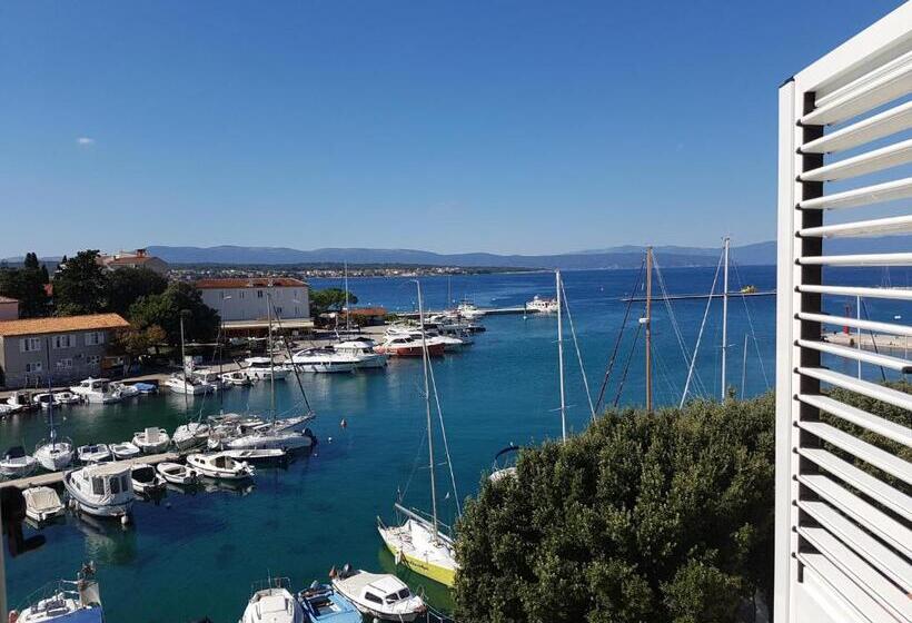 Номер Стандарт Вид на Море, Adria
