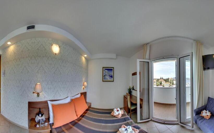 Номер Стандарт Вид на Море с Балконом, Adria