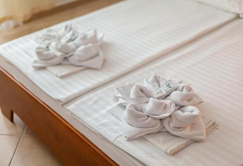 Семейный Номер Вид на Море, Adria