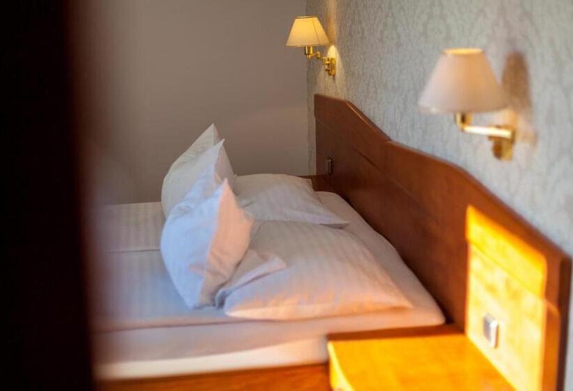 Номер Economy, Adria