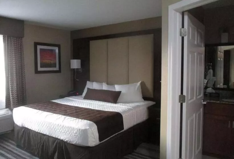 キングサイズベッドのスタンダードルーム, Best Western Plus Crawfordsville
