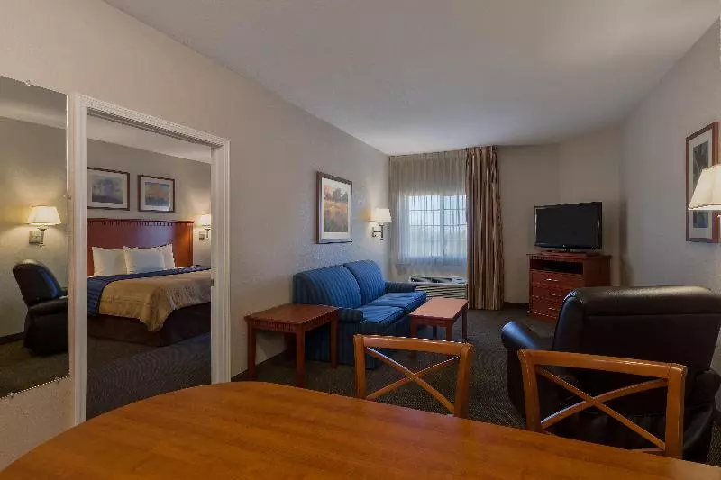 キングサイズベッドのスイートルーム, Candlewood Suites Decatur Medical Center, An Ihg
