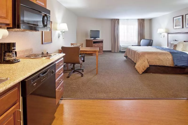 キングサイズベッドのスイートルーム, Candlewood Suites Roswell, An Ihg