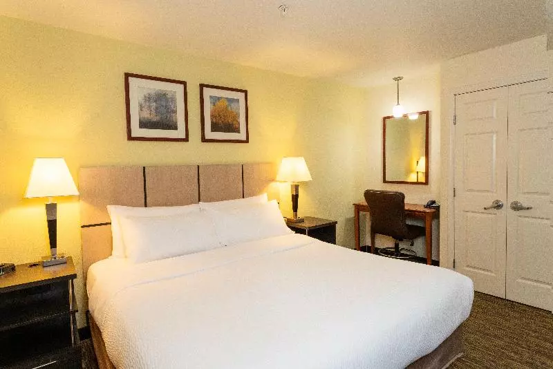 キングサイズベッドのスイートルーム, Candlewood Suites Roswell, An Ihg
