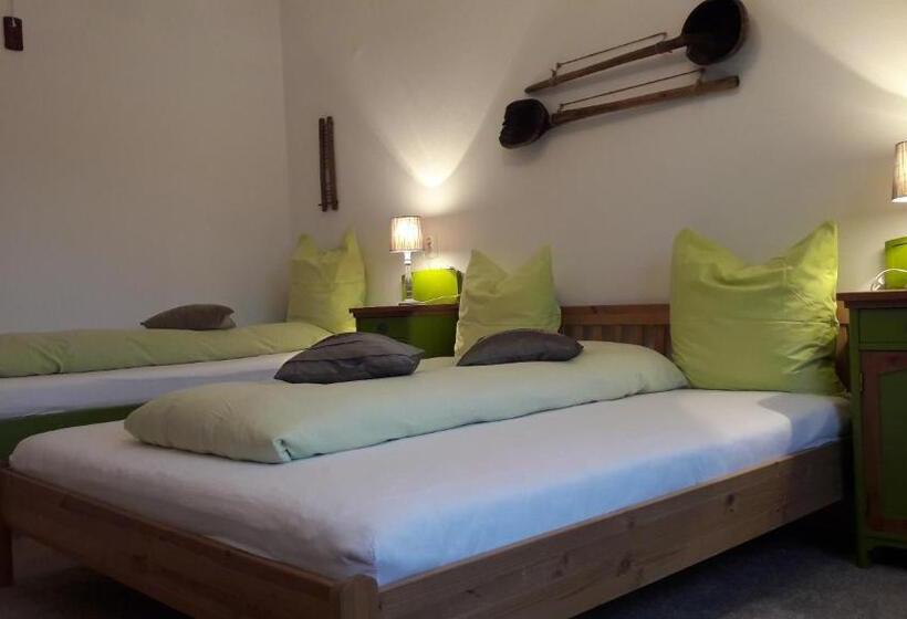 标准三人间, Casa Mosului