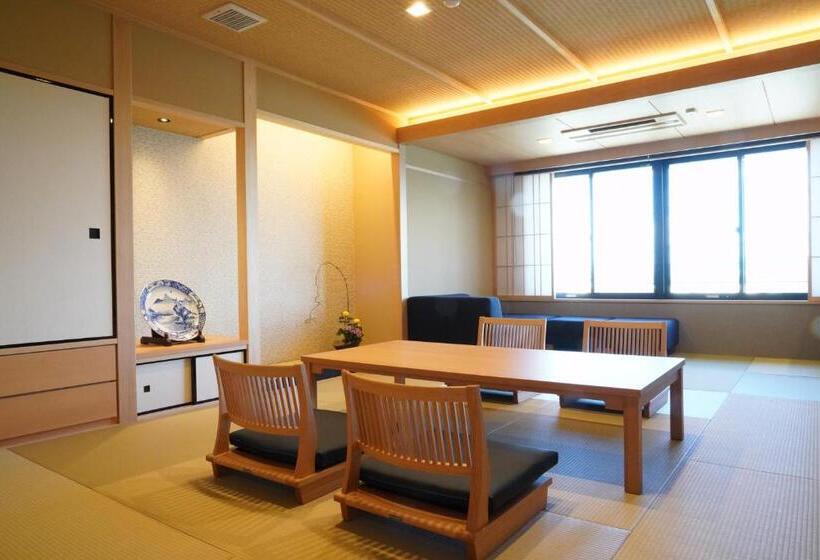 סוויטה עם ג'קוזי, Dantokan Kikunoya