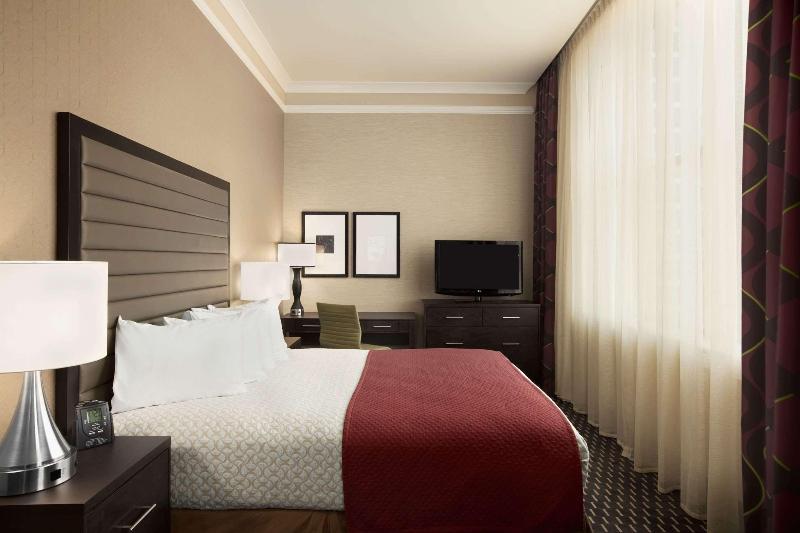 جناح سرير كينج, Embassy Suites By Hilton St. Louis Downtown