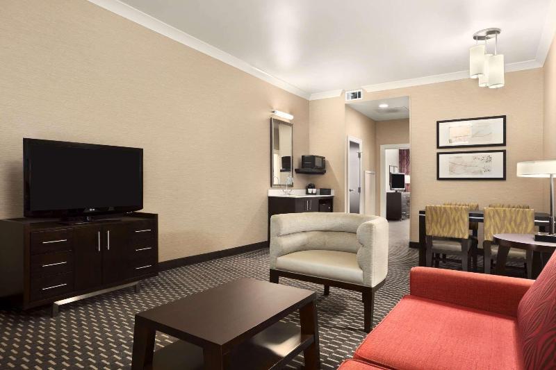 스위트 킹사이즈 침대, Embassy Suites By Hilton St. Louis Downtown