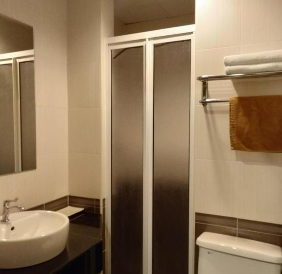 带大床的豪华间, Goodhope Hotel Skudai