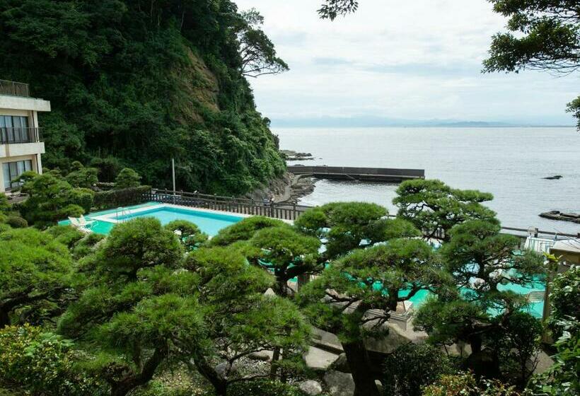 スタンダード４人部屋, Iwamotoro